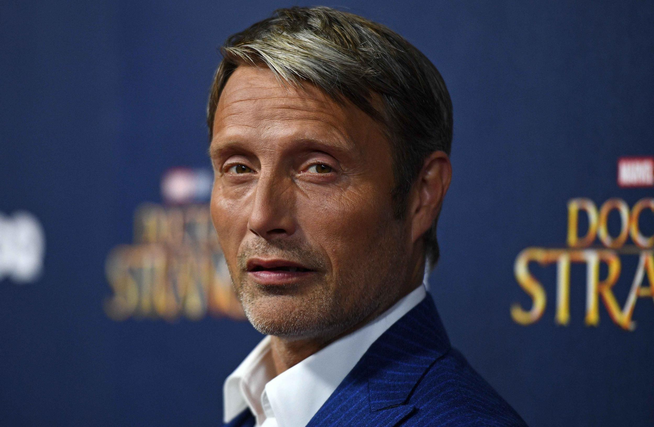 Animais Fantásticos 3: Mads Mikkelsen está em negociações para substituir  Johnny Depp