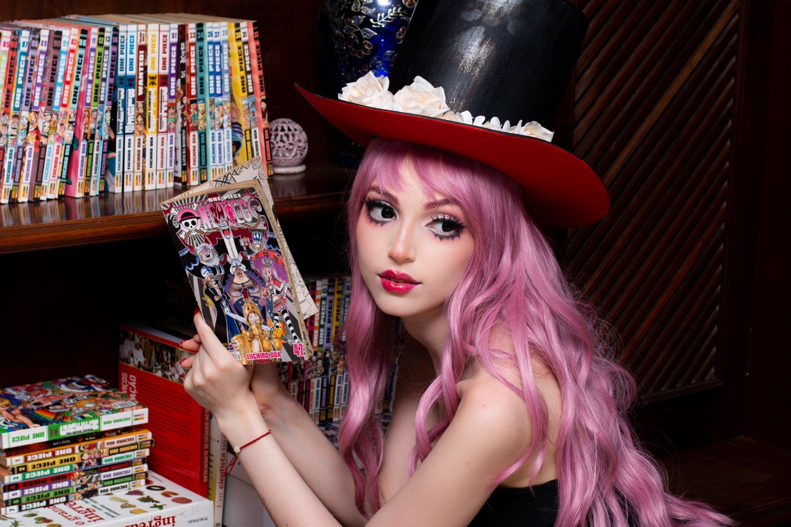 One Piece  Fã faz cosplay feminino de Luffy com visual clássico
