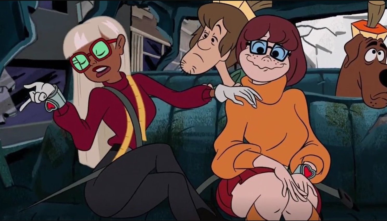 VS Em Scooby Doo, Salsicha e Velma tiveram um relado- namento instável,  onde ela sempre se